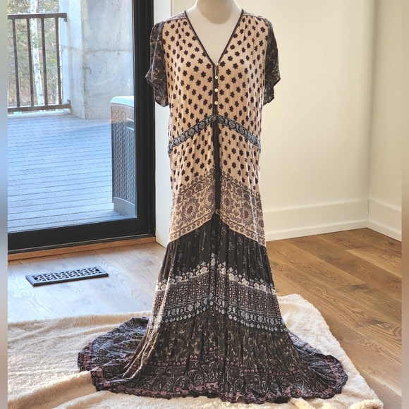 Spell & Gypsy Designs Lionheart Maxi Dress Medium - Picture 2 of 16